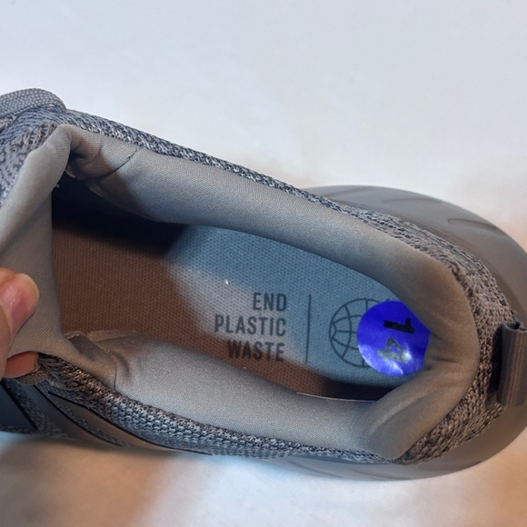 Adidas Swift Run 22 Triple Gray Size 14 NEW - Picture 5 of 7